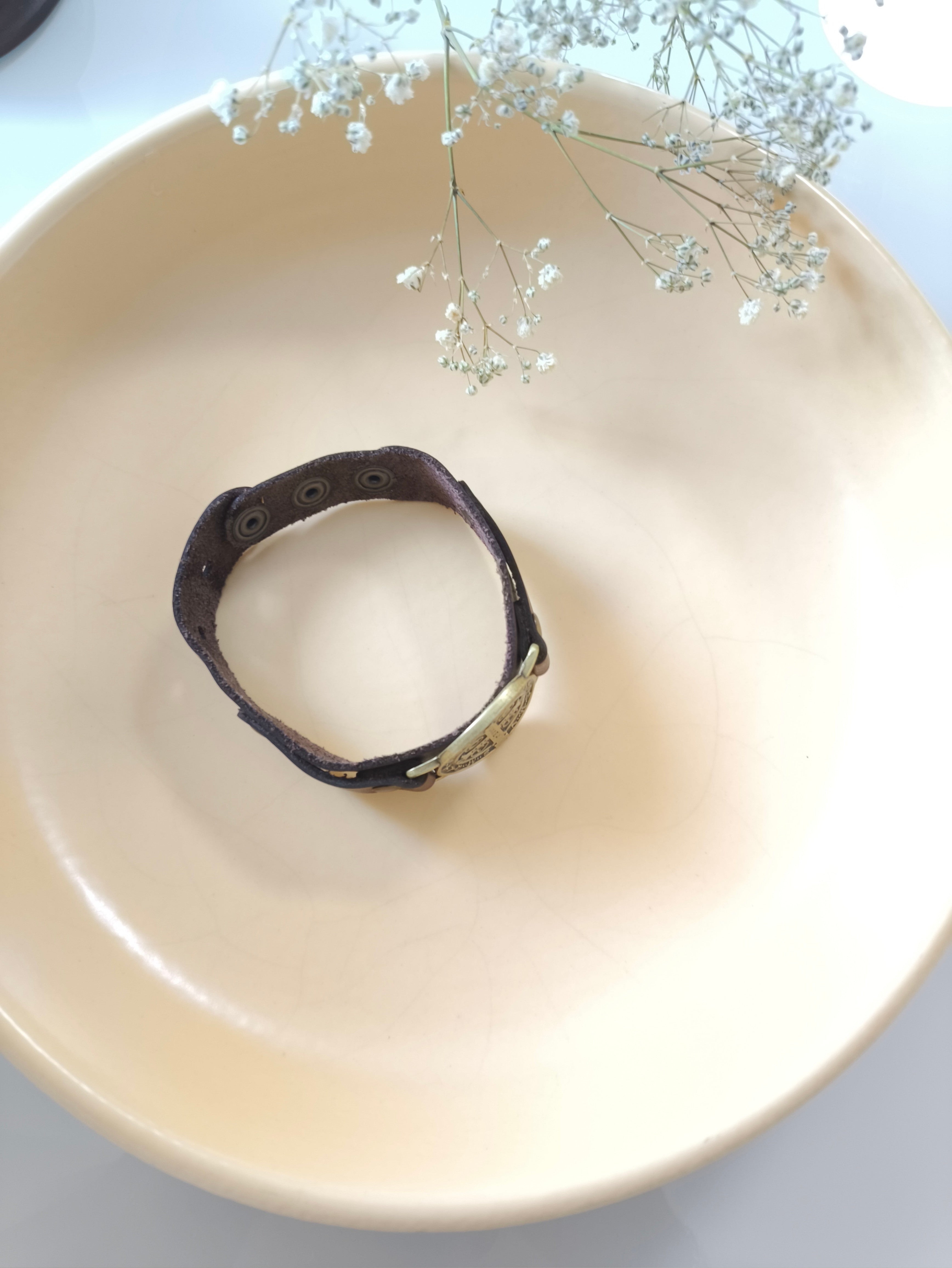 Pulseira em Couro Marrom de São Bento - Ouro Velho