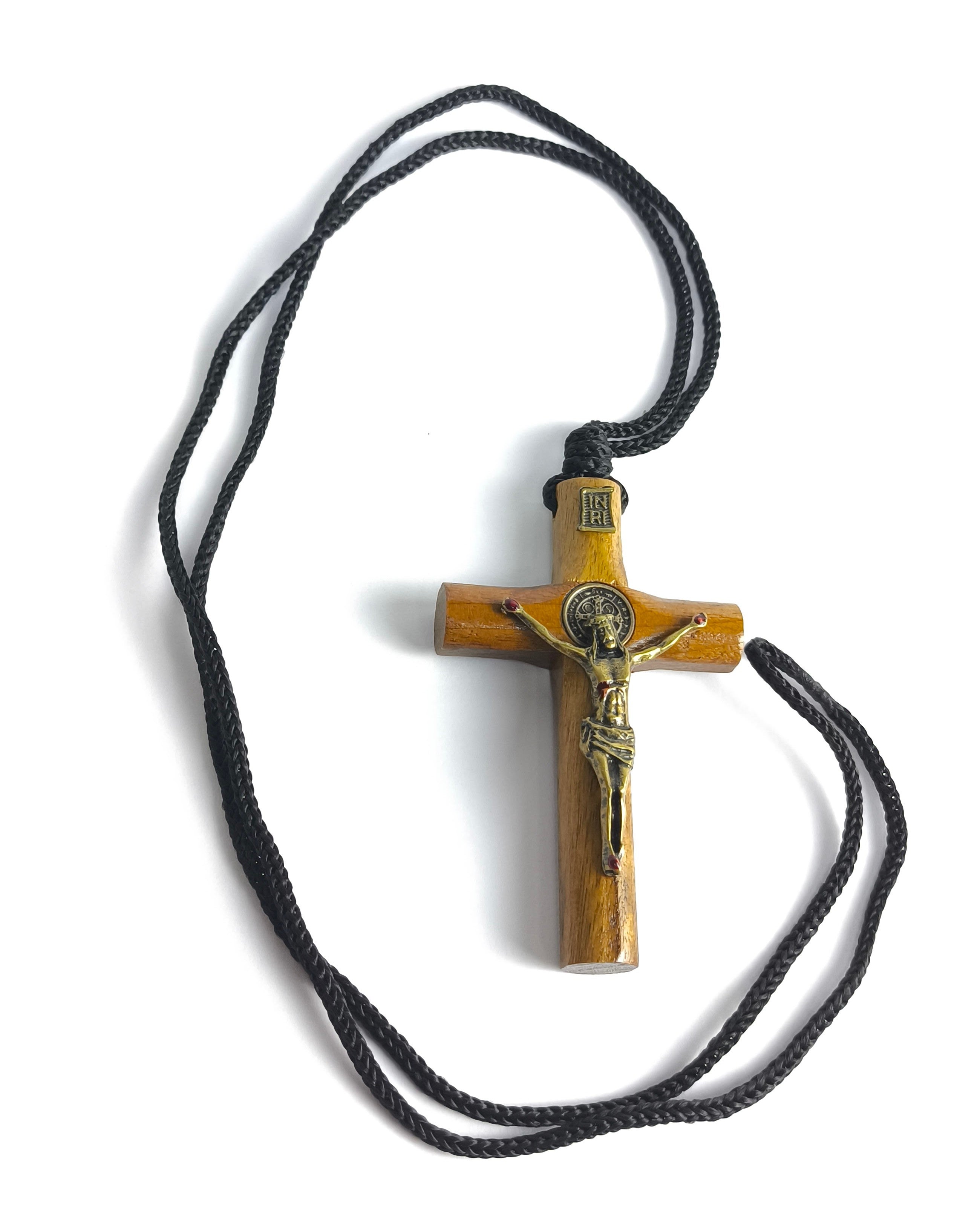 Cordão Devocional com Crucifixo em Ouro Velho e Medalha de São Bento