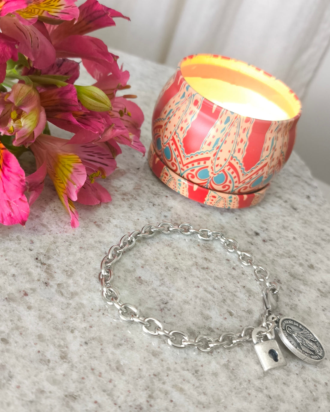 Pulseira Corrente Consagração Inox com Nossa Senhora das Graças e cadeia