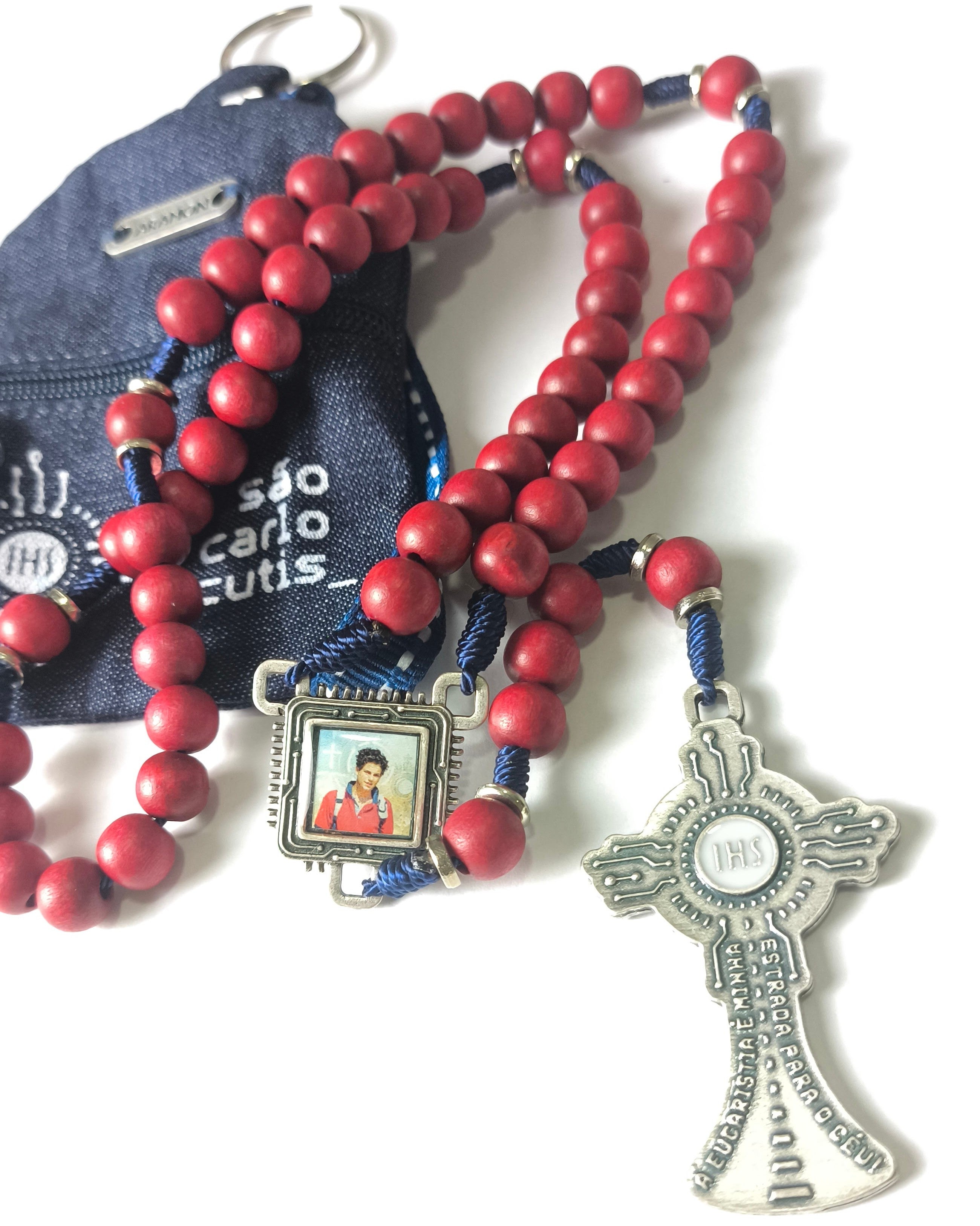 Terço São Carlo Acutis com Mochila em madeira 8mm Vermelho