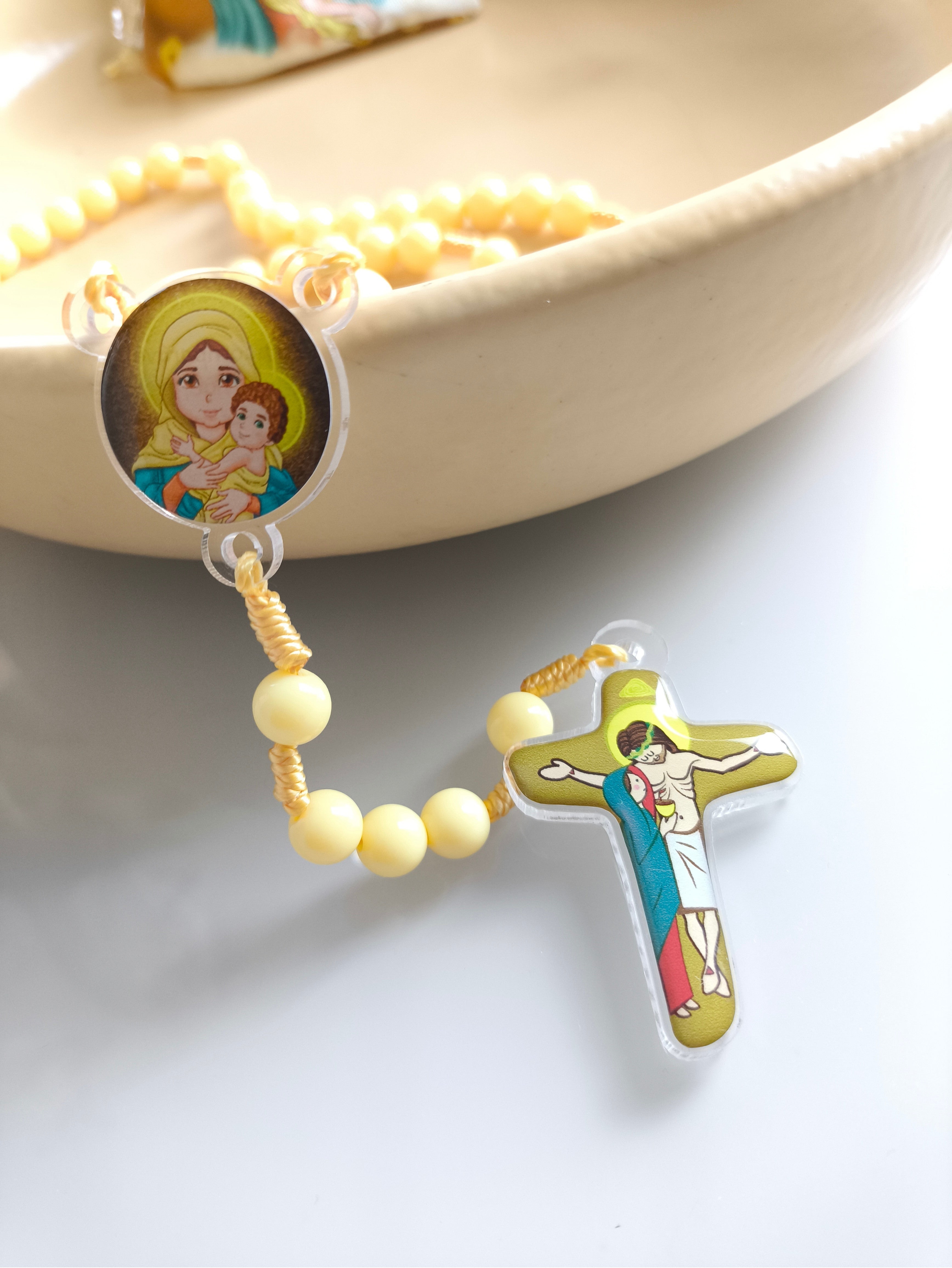 Terço Infantil Amarelo da Mãe Rainha - acompanha saquinho de tecido