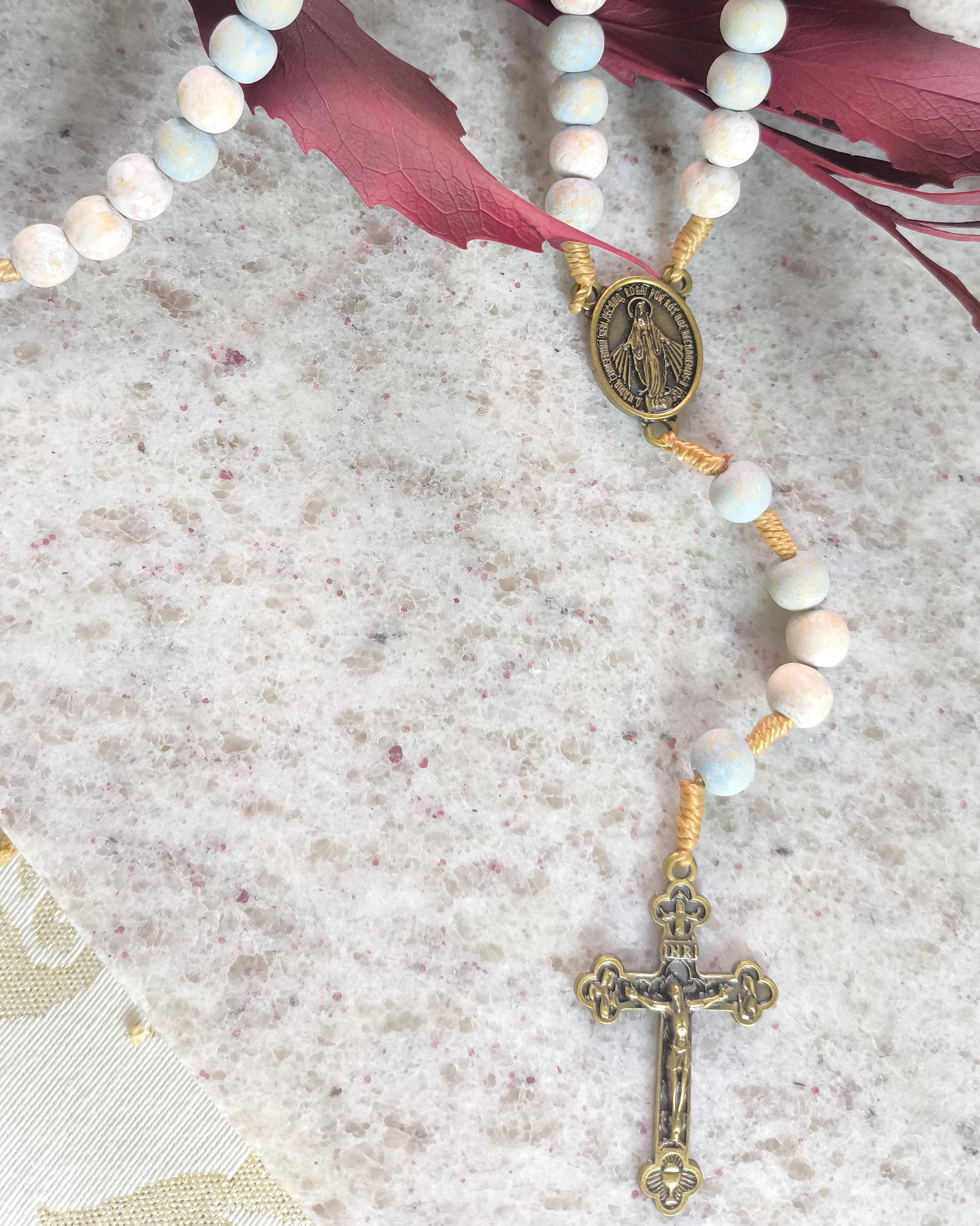 Terço Mãezinha do Céu entremeio Medalha Nossa Senhora das Graças