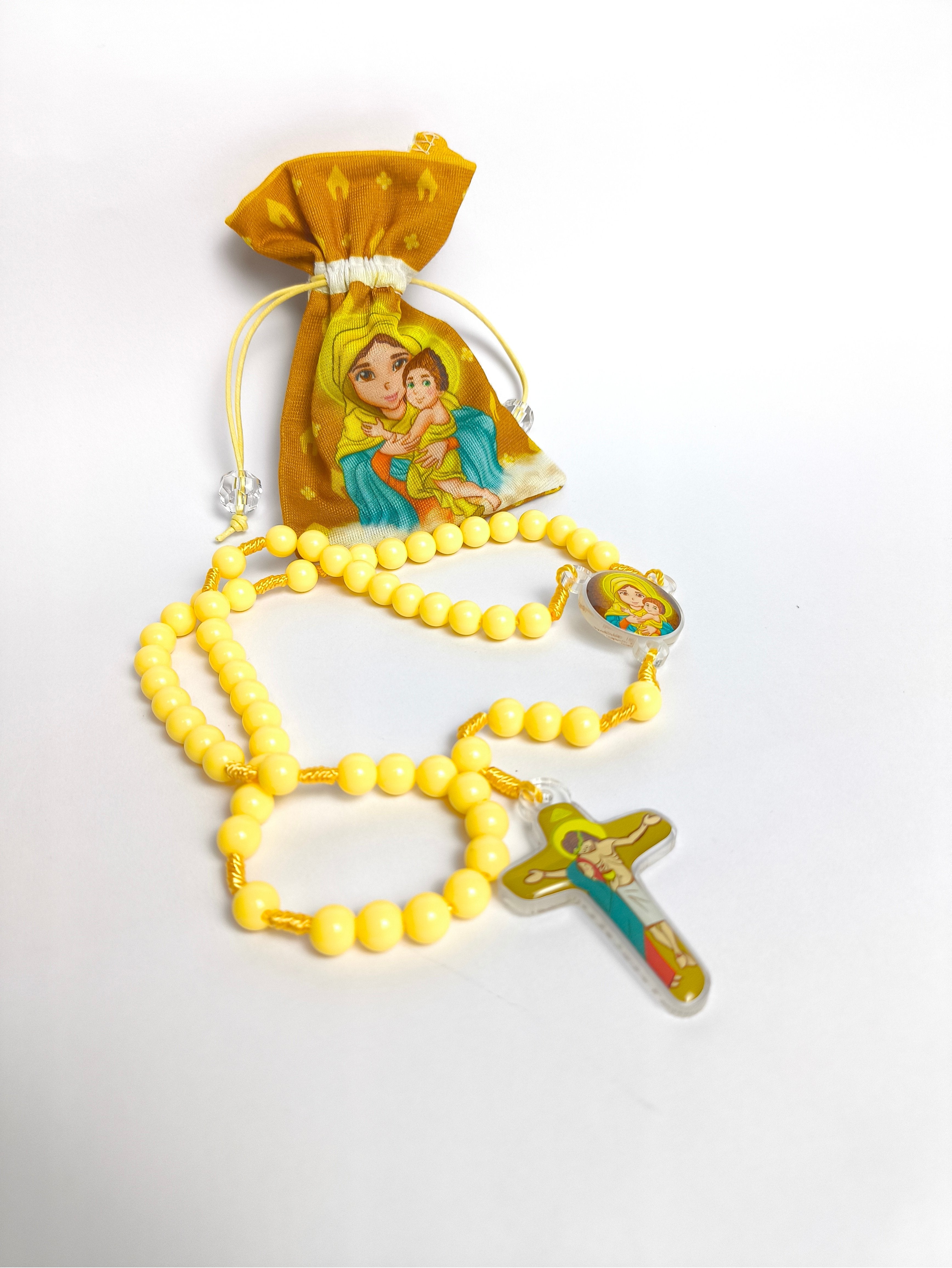 Terço Infantil Amarelo da Mãe Rainha - acompanha saquinho de tecido