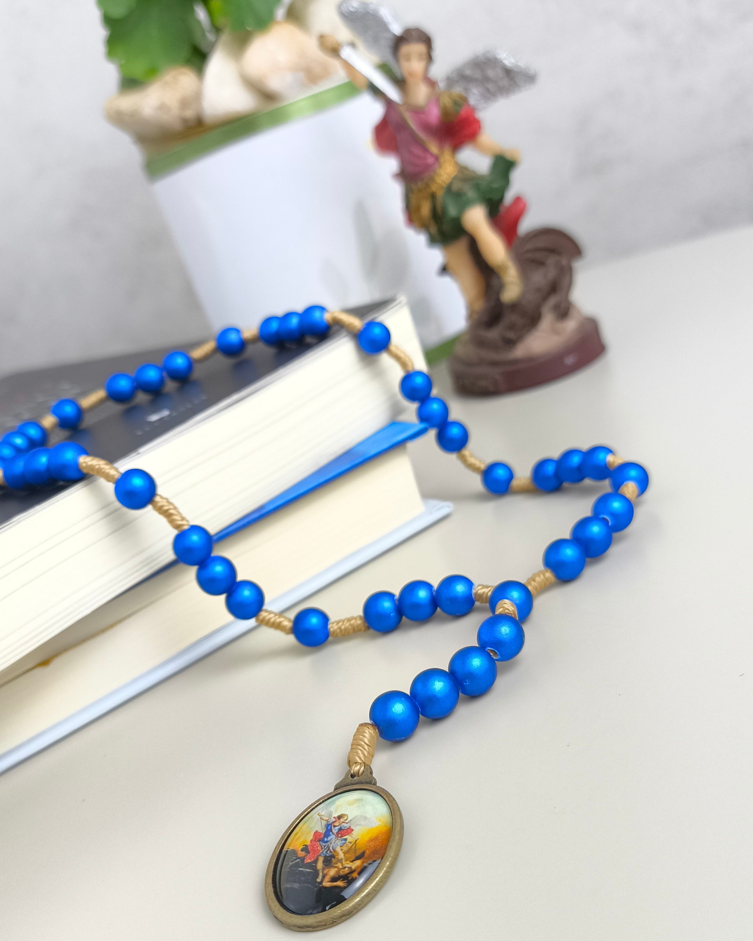 Terço Novena São Miguel Arcanjo azul com Folheto