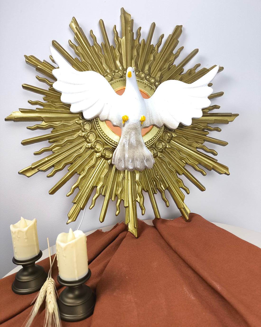 Divino Espírito Santo grande com lâmpada