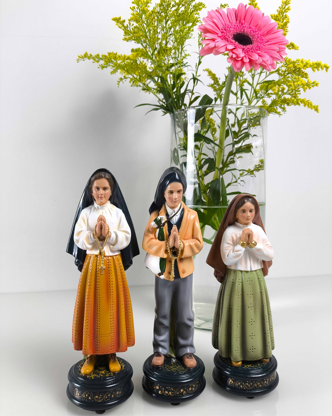 Kit Pastorinhos de Fátima - Jacinta 16cm, Francisco 20cm e Lucia 20cm (Ideal para imagem de N.S. de Fátima de 30 ou 35cm