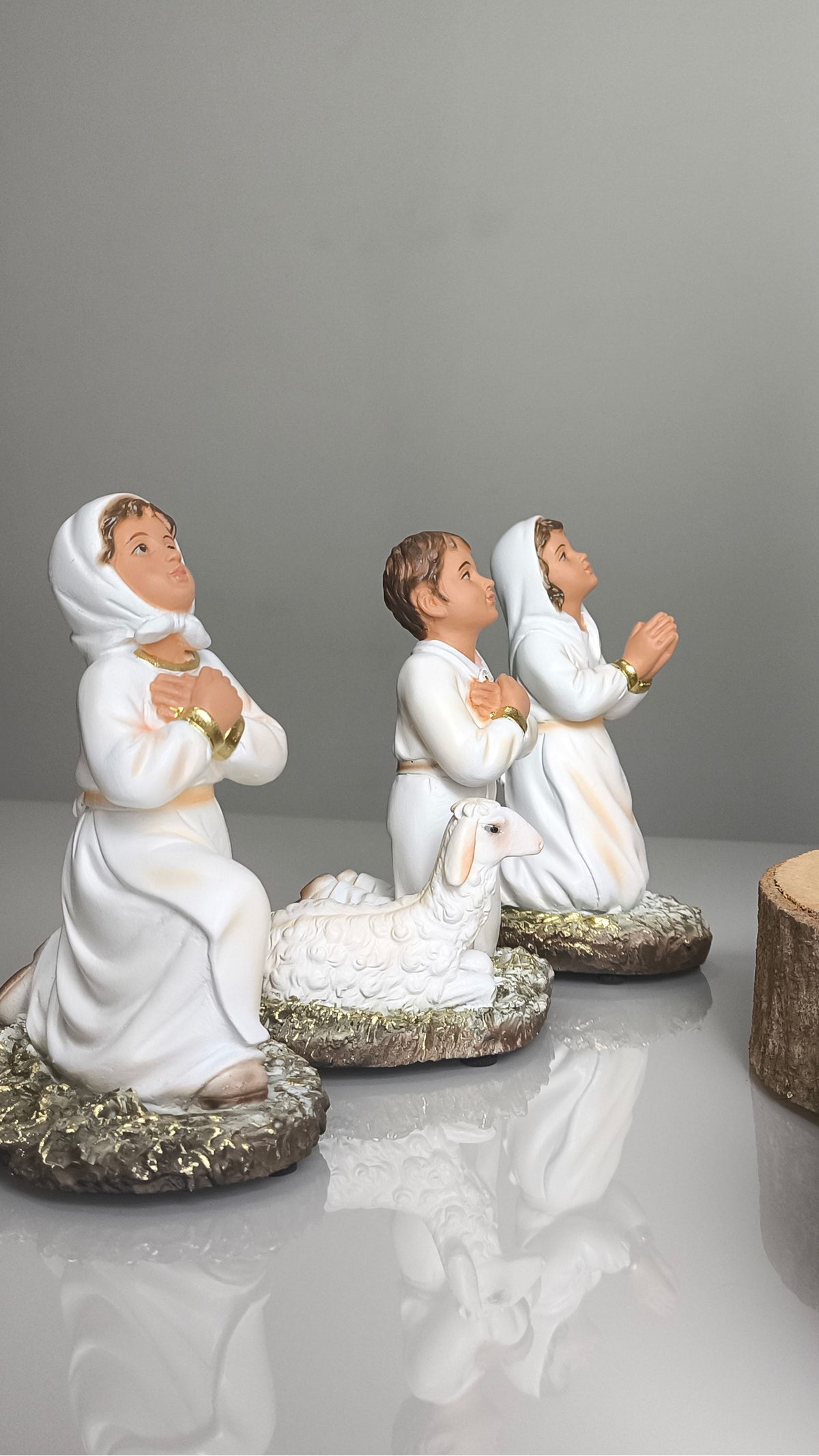 Kit Nossa Senhora de Fátima (35cm) com os 3 Pastorinhos (brancos)