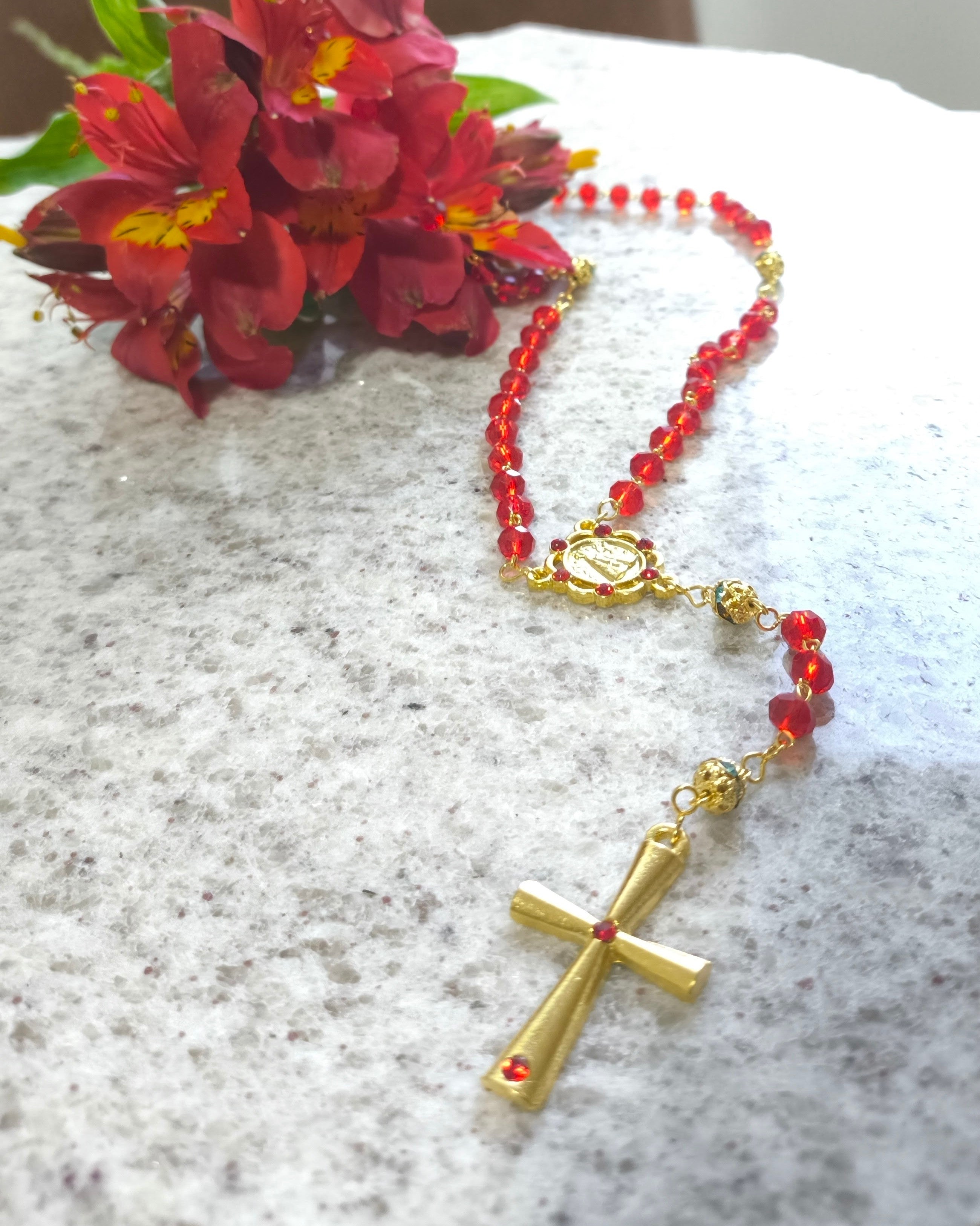 Colar Terço em Cristal Vidro de 6MM Nossa Senhora Aparecida Vermelho