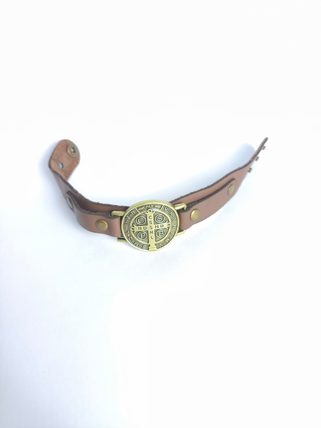 Pulseira em Couro Marrom de São Bento - Ouro Velho