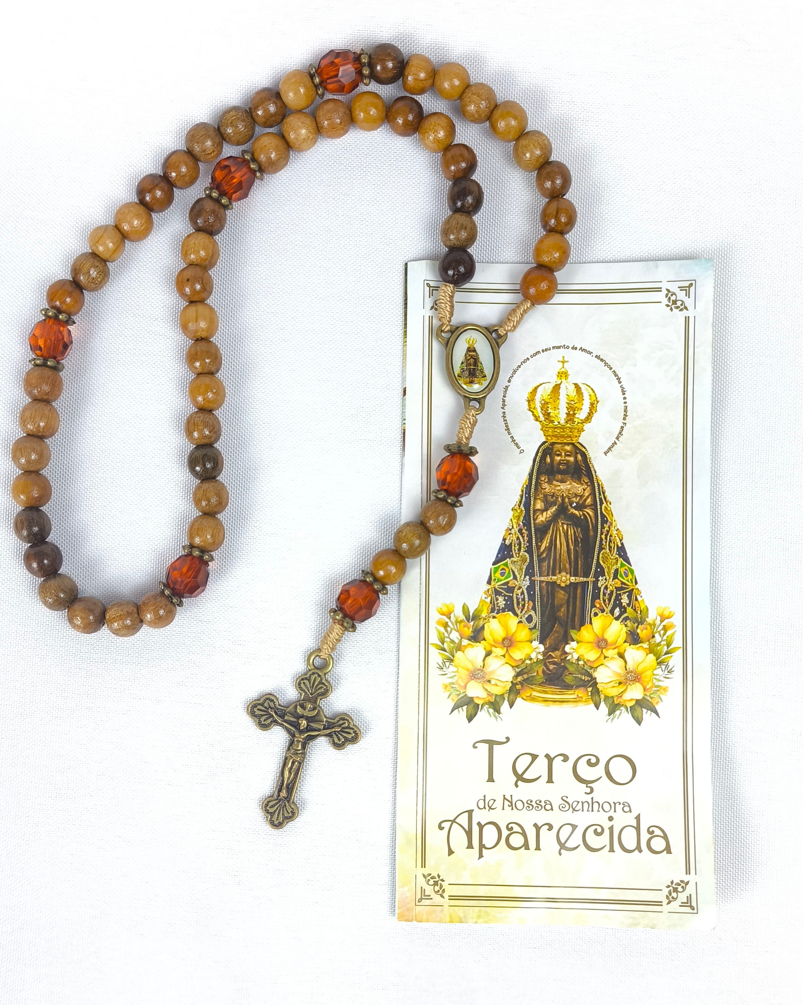 Terço de Nossa Senhora Aparecida em imbuia com Folheto