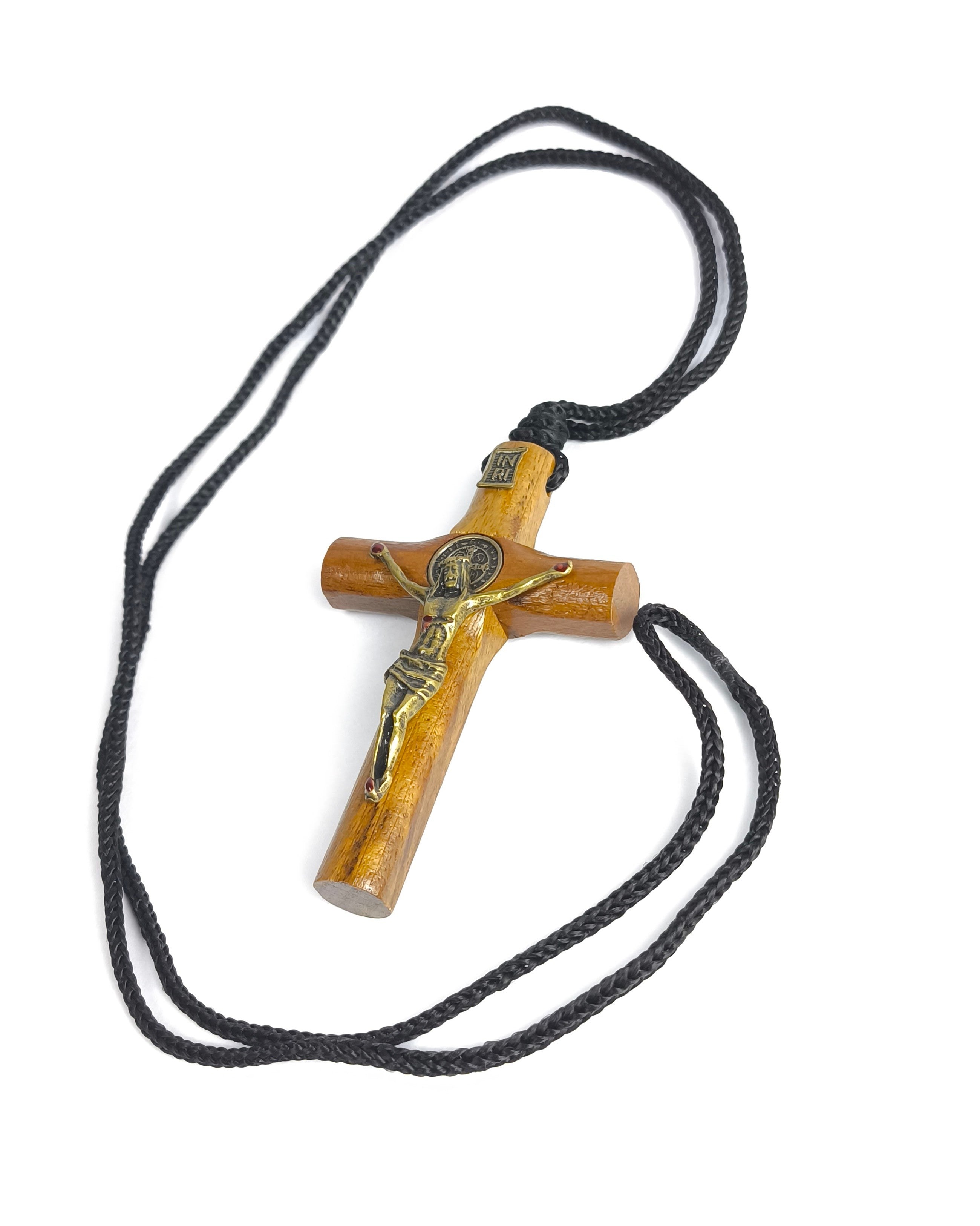 Cordão Devocional com Crucifixo em Ouro Velho e Medalha de São Bento