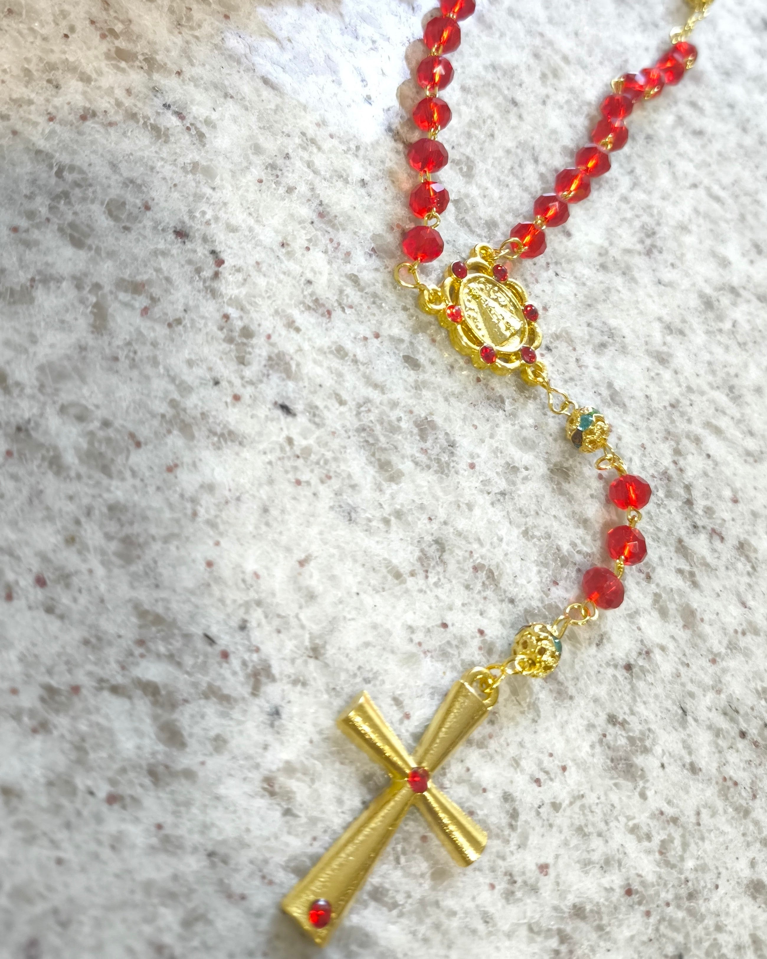 Colar Terço em Cristal Vidro de 6MM Nossa Senhora Aparecida Vermelho